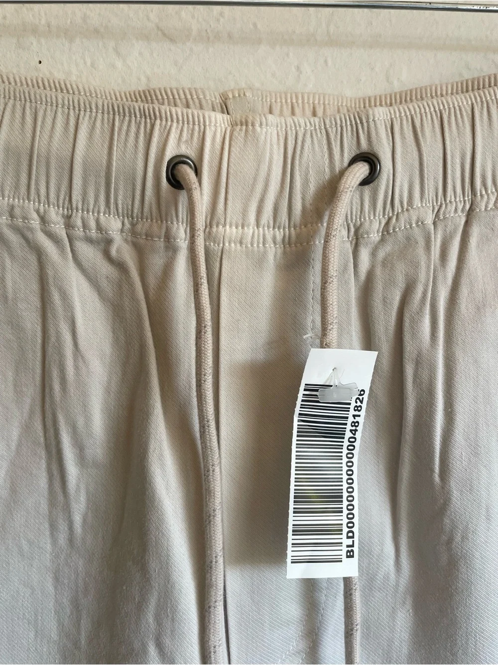 Faherty Essential Drawstring Cotton/Linen Blend Shorts Button‎ Accent in Stone